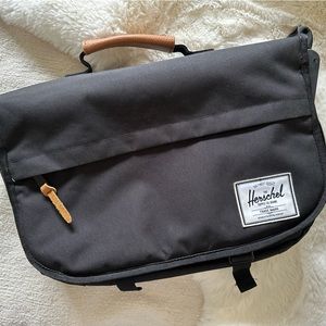 Herschel Messenger Laptop Bag